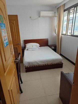 GLH (Good Luck Hug) Hotel in Suzhou