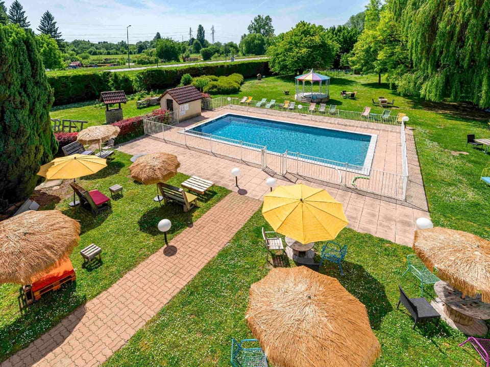 Swimming pool