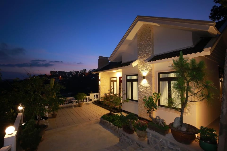 Sen Da Villa - Succulent Villa Hotel in Dalat