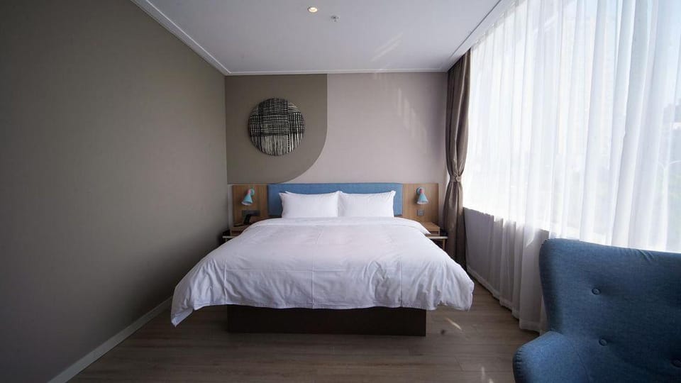 Home Inn Neo (Wuxi Sheng'an West Road Baile Plaza Store) Hotel in Suzhou