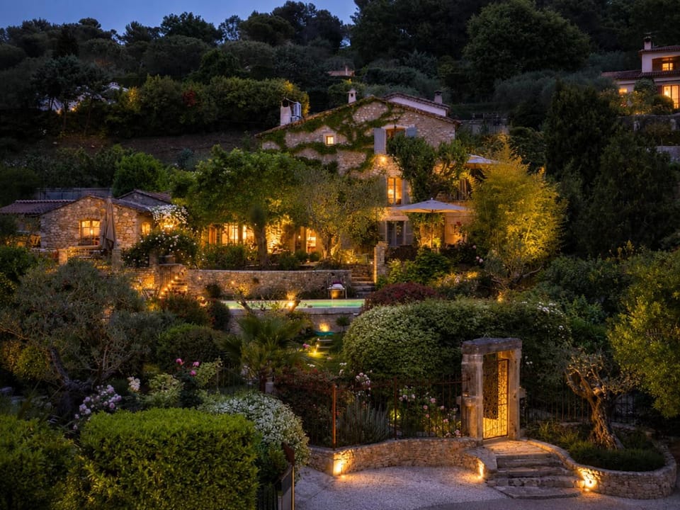Les Rosees Hotel in Mouans-Sartoux