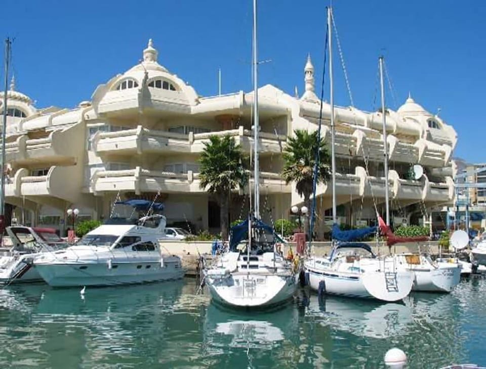 Waterfront Santa Clara Apartments Hotel in Torremolinos
