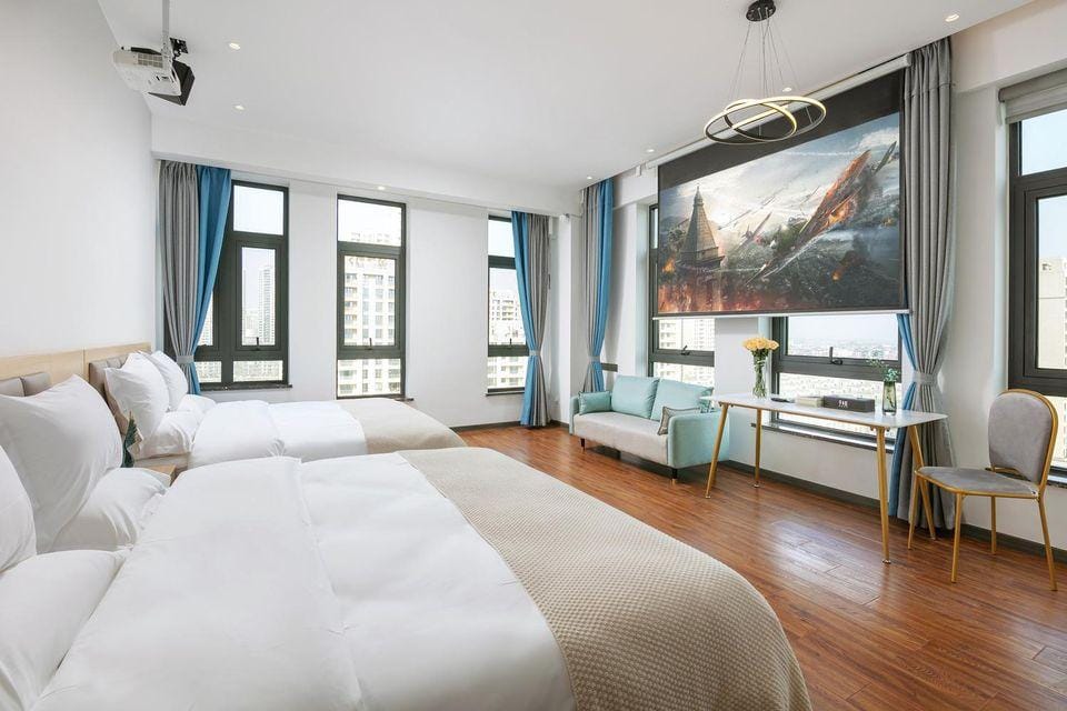 Qianshan Light Luxury Apartment (Dajiangdong Baolong Plaza) Hotel in Hangzhou