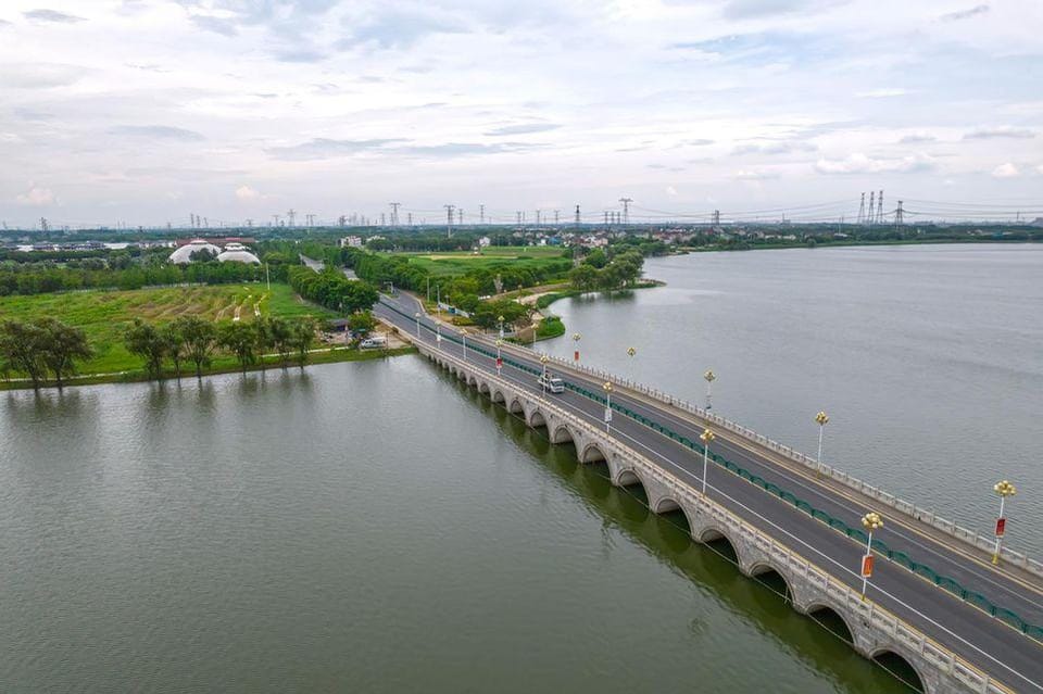 Homeinn Huayi Jingxuan Hotel (Suzhou Wujiang Dongtaihu Hengshan) Hotel in Suzhou
