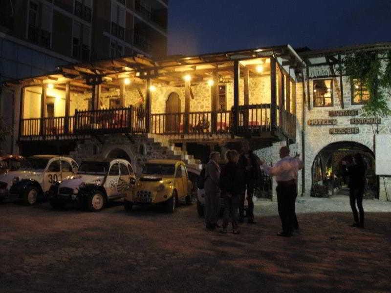 Tradita Gege & Toske Hotel in Montenegro