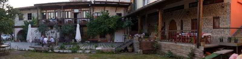 Tradita Gege & Toske Hotel in Montenegro
