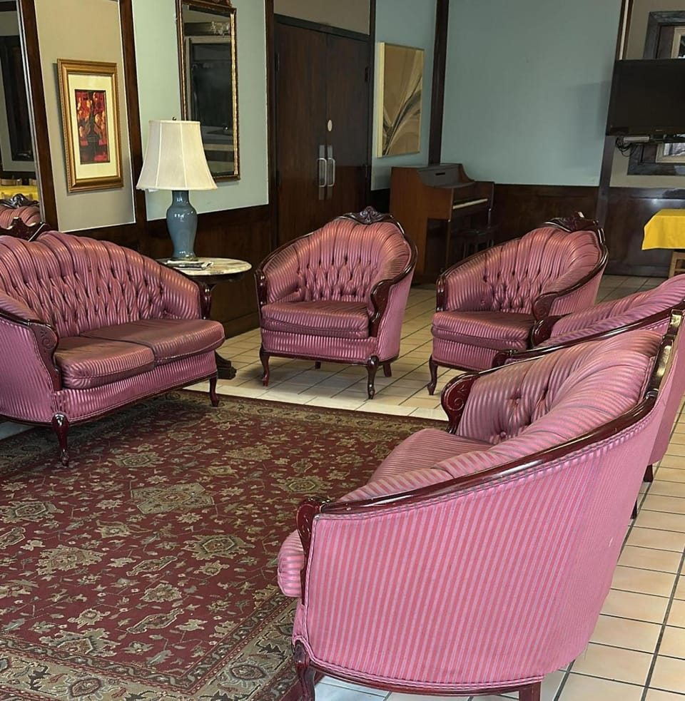 Napoleon Inn and Suites Hotel in Ohio