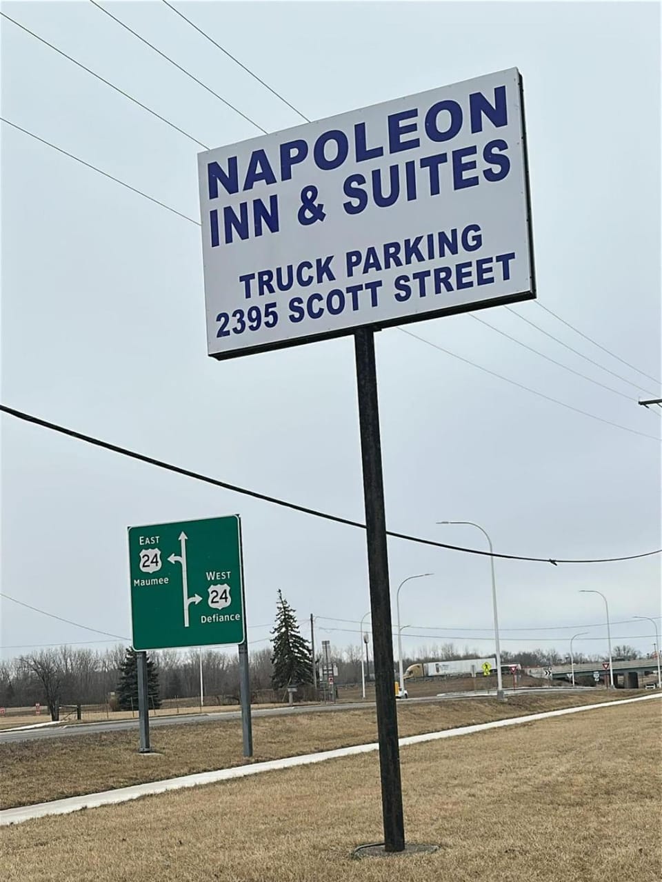 Napoleon Inn and Suites Hotel in Ohio