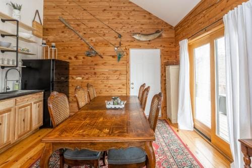 The Timber Nook at the Rustic Retreat Inn in Indiana