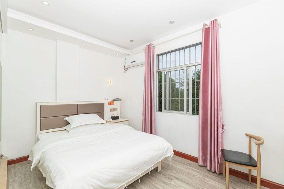 Rongze Apartment Hotel in Shenzhen