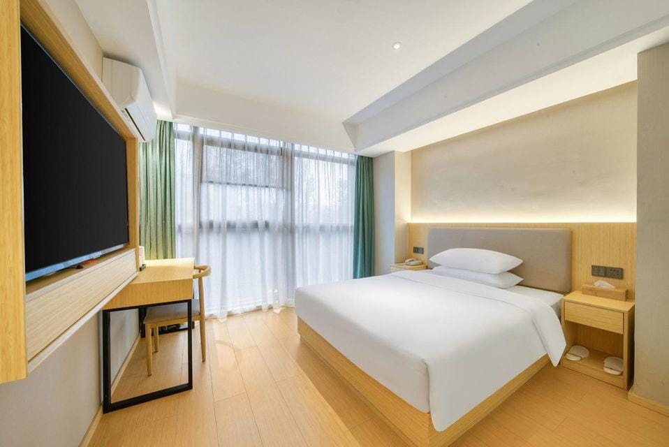 Yiju Hotel (Hangzhou Xiasha Business University Yunshui Subway Station) Hotel in Hangzhou