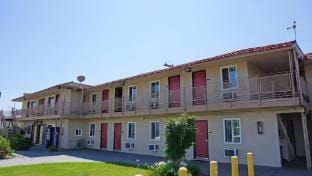 Budget Inn Laxlawndale Hotel in Lawndale