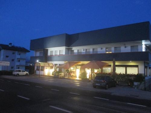 Hotel O'Scugnizzo 2 Hotel in Belluno