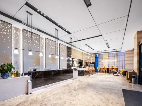 Mehood Lestie, Yangzhou Slender Lake Hotel in Jiangsu