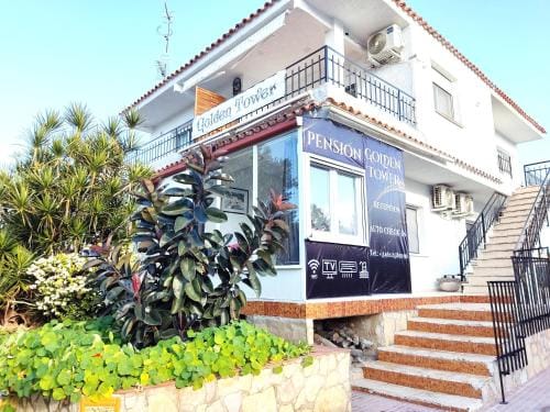 GOLDEN TOWER pension Auto Check-in Hotel in Safor