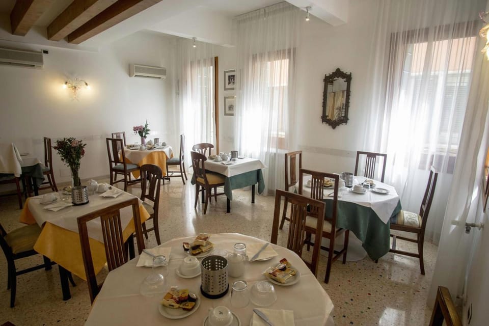 Hotel Antigo Trovatore Hotel in Venice