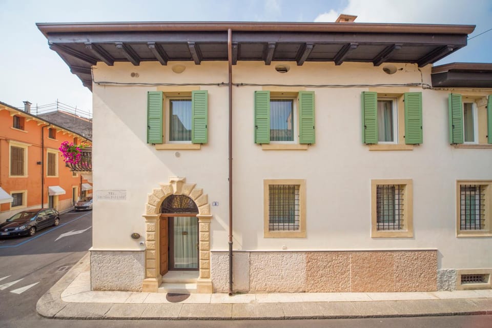 Lady Capulet Apartments Hotel in Verona