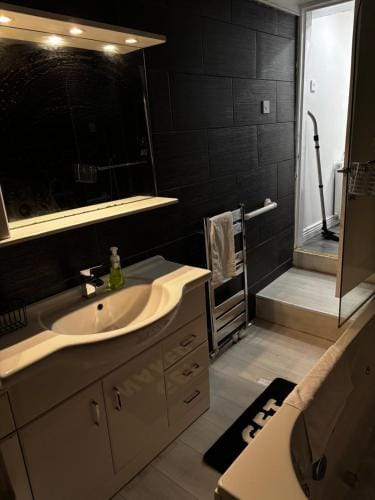 Divine Place Hotel in Walsall