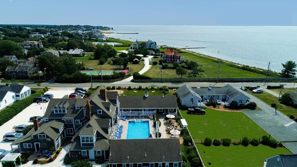 Shore Haven Inn Hotel in Falmouth