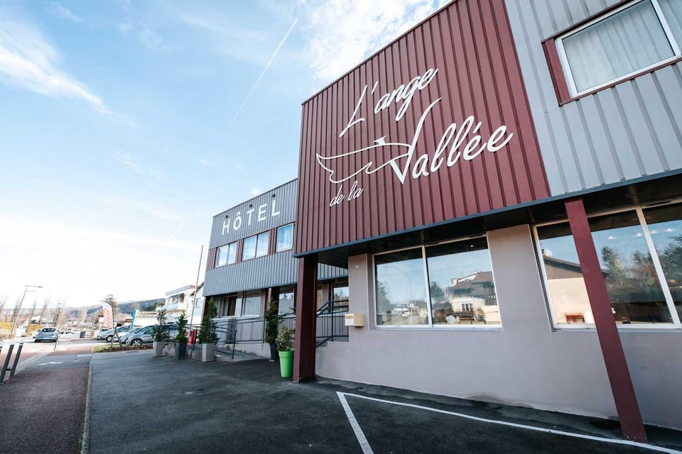 Hotel L'ange de la vallee Hotel in Oyonnax