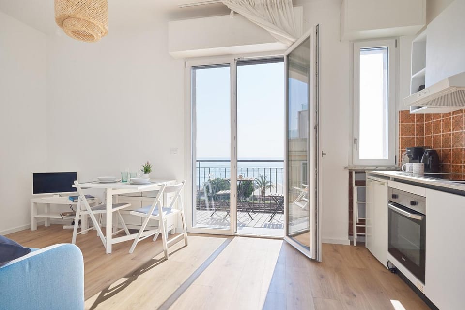 Italianway - Il Faro Hotel in Liguria