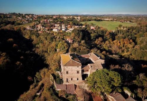 Castello Farnese, Roma, sulla Via Francigena Hotel in Rome
