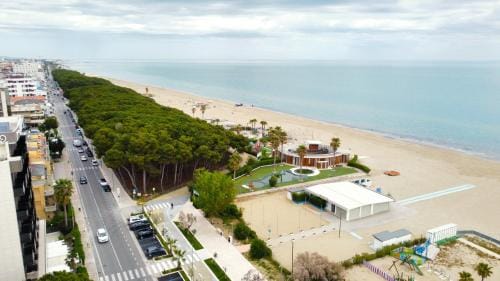 Adriatic Sunrise B&B Hotel in Alba Adriatica