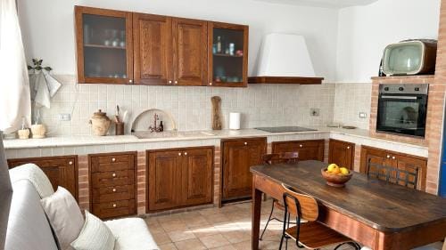 Sul lago Appartamenti Casa Del Lago con Piscina Acqua Salata Hotel in Castiglione del Lago