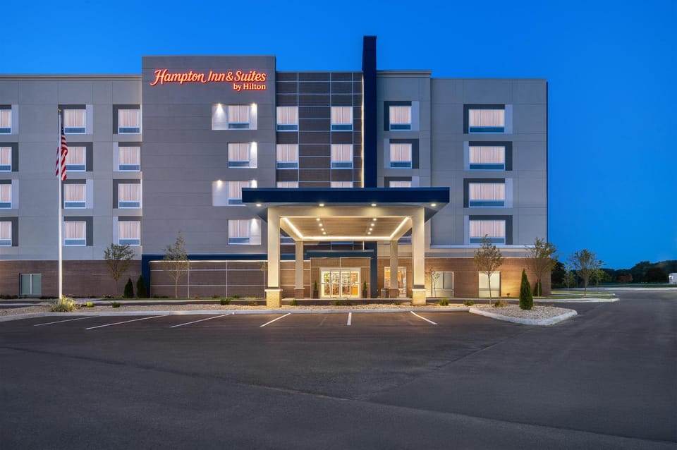 Hampton Inn and Suites by Hilton Port Clinton Catawba Island Hotel in Lake Erie