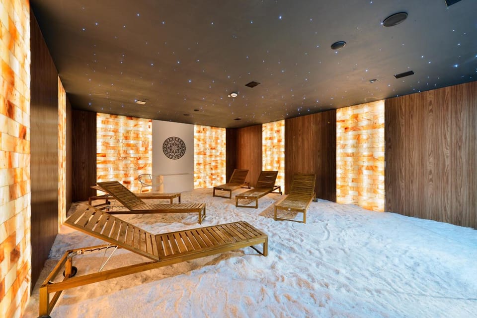Arche Naleczow & SPA dawne Sanatorium Milicyjne Hotel in Poland