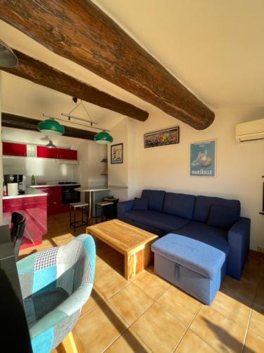 Appartement vue imprenable Vieux-Port et Notre Dame Hostel in Marseille