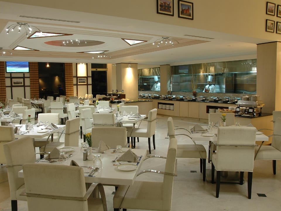 Hotel Sandesh The Prince Hotel in Mysuru