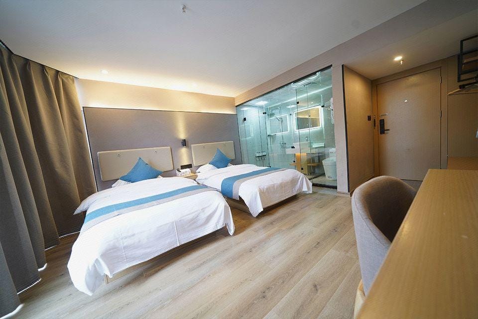Huaju Hotel (Kunshan High-speed Railway Station Fengjing Road Branch) Hotel in Shanghai