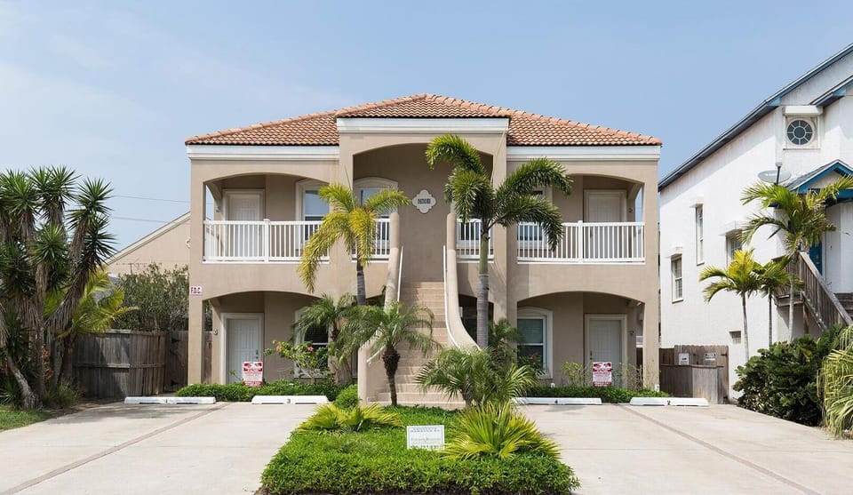 Doms Beach Retreat Hotel in South Padre Island