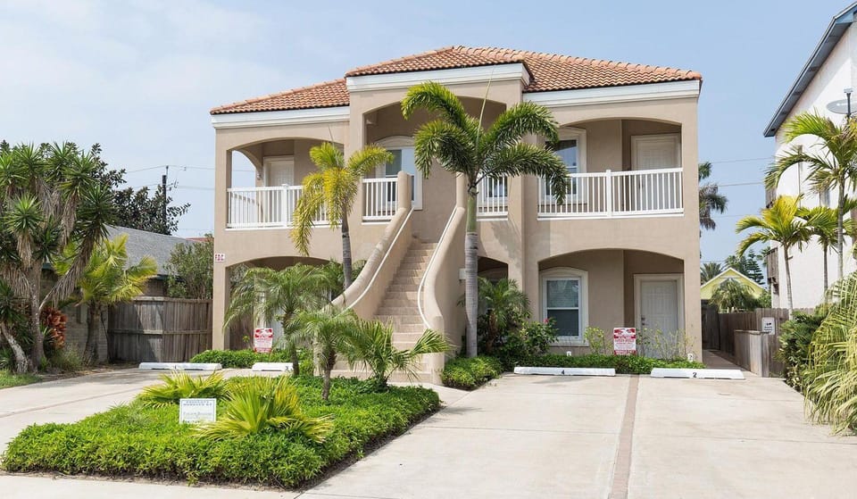 Doms Beach Retreat Hotel in South Padre Island