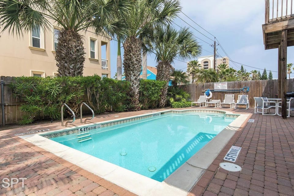 Doms Beach Retreat Hotel in South Padre Island