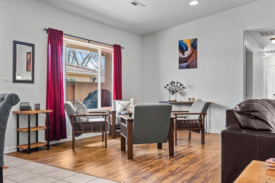 Cottonwoods 477 Hotel in Moab