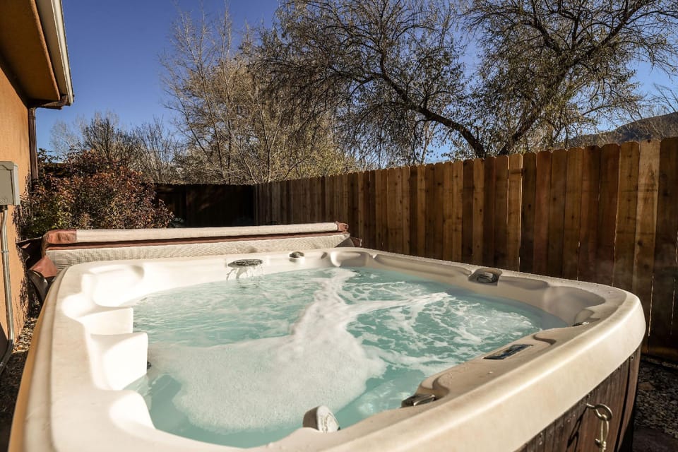 Cottonwoods 477 Hotel in Moab