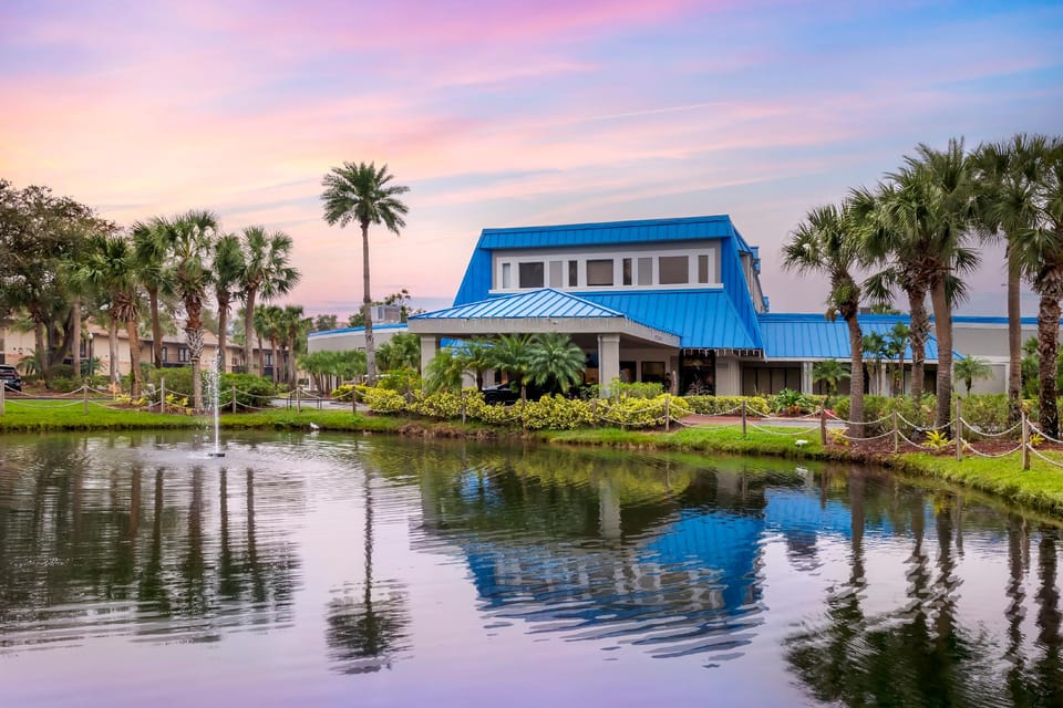 Hilton Vacation Club Aqua Sol Orlando West Resort in Four Corners