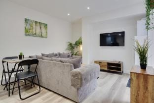 Wimborne Road Apartment 4 Hotel in Bournemouth