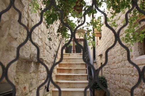 Mala Porta Hotel in Trogir