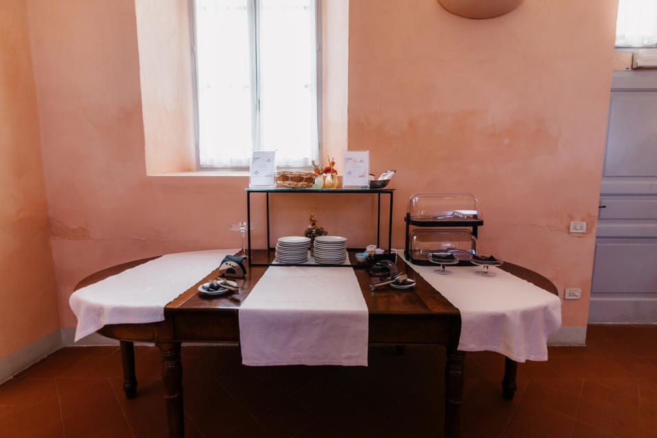 Casa REGINA MONTIS REGALIS Hotel in Liguria