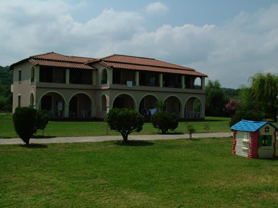 Kamari Apartments Hotel in Corfu, Greece
