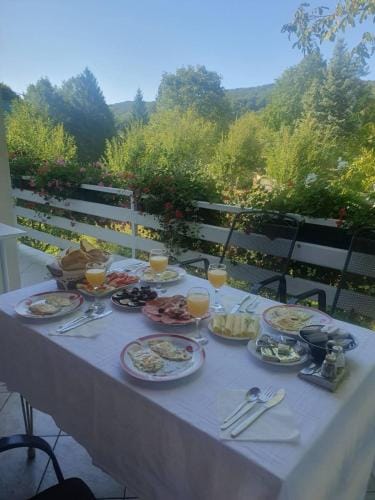 Guesthouse Nikola Hotel in Jezerce