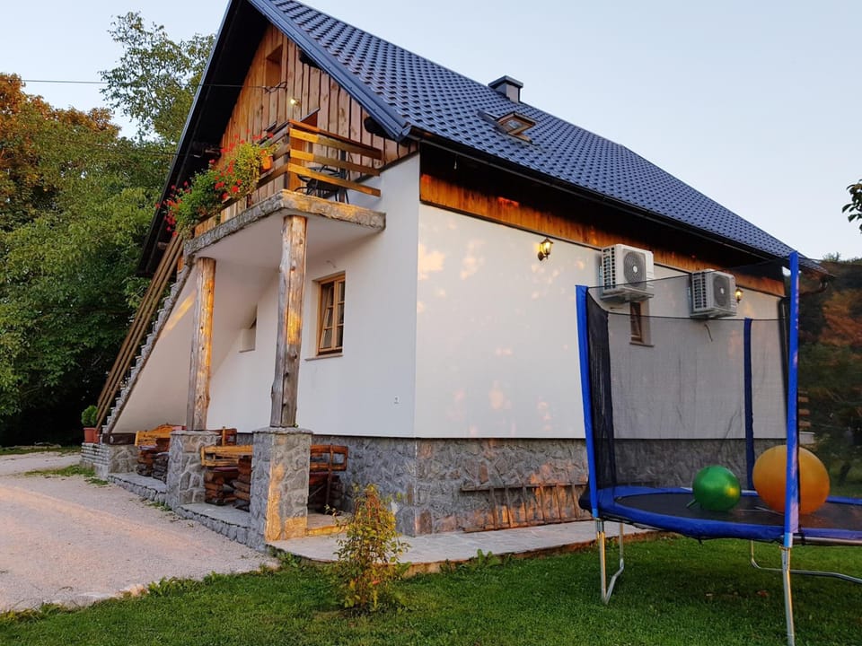 Guest House Plitvice Waterfall Hotel in Jezerce