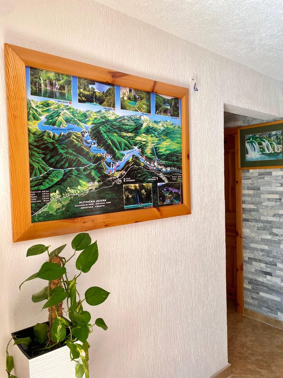 Guest House Plitvice Waterfall Hotel in Jezerce