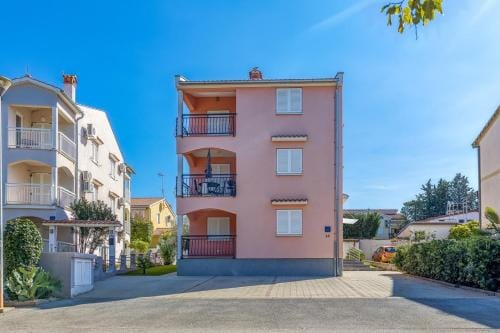 Apartments Kardumovic Hotel in Istria County