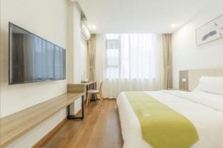 Vatica Hotel (Wuxi Railway Station Jinghai Subway Station) Hotel in Suzhou
