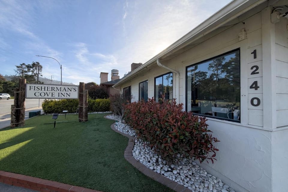Fisherman's Cove Inn Inn in Monterey
