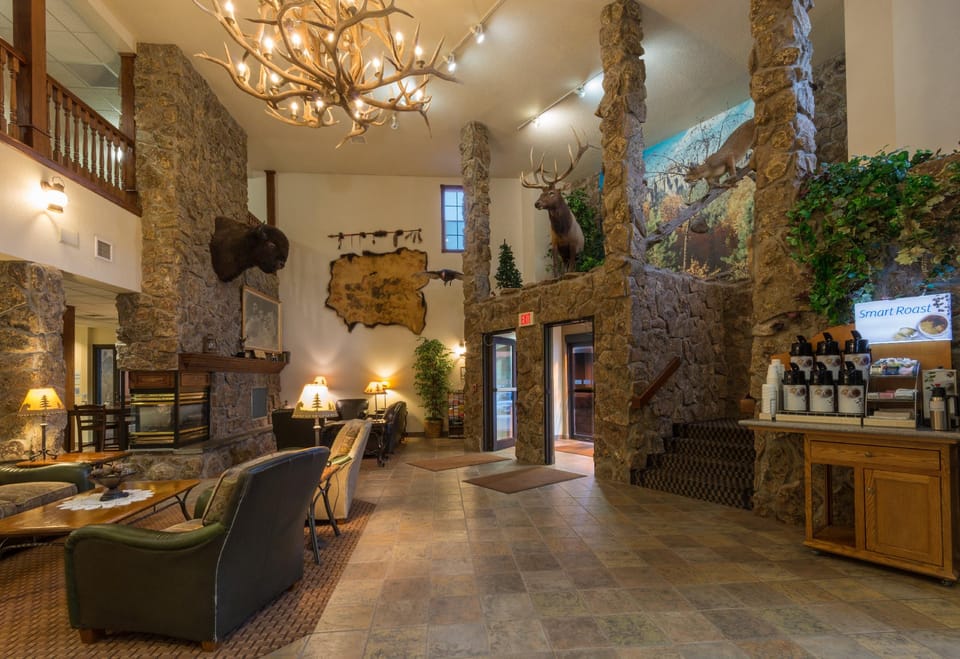 Comfort Inn & Suites Mt Rushmore Hotel in Keystone